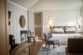 Отель Boutique Hotel Promenade Бургас Номер-студио с кроватью размера "king-size" и диван-кроватью-3